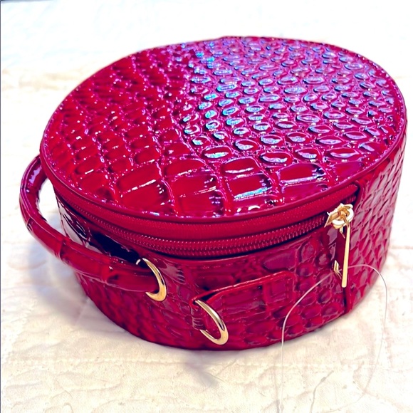 NWOT Elegant Red Crocodile-Embossed Round Vegan Bag - Picture 4 of 8